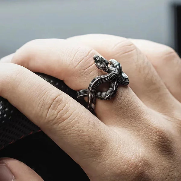 Black Color Python Ring Vintage Punk Adjustable Snake Reputation Ring